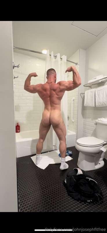 Posing, Flexing, Solo, Couple, Customs… Dm Me 😈