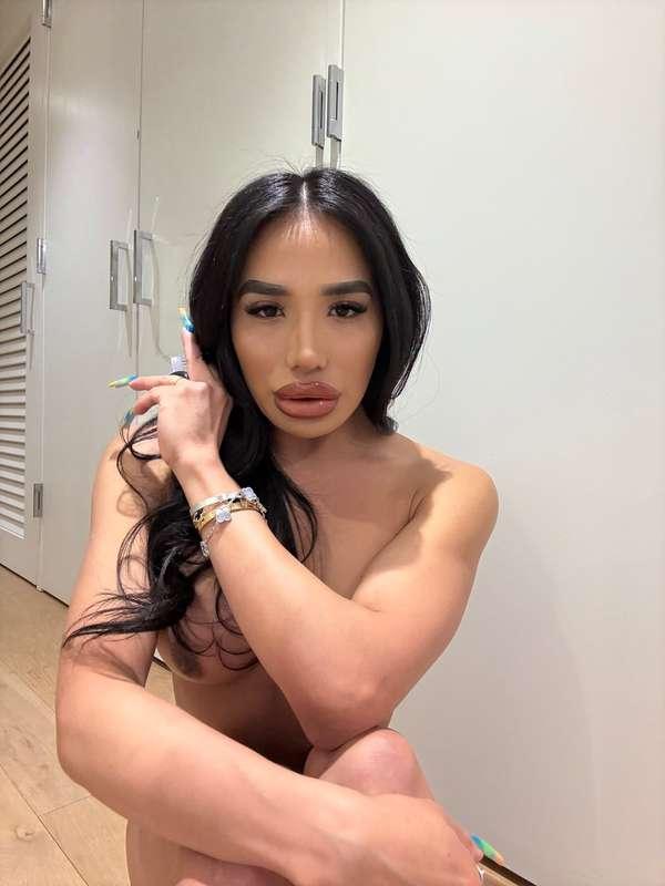 Down low, just enough to tease… daring you to look closer 😈🔥