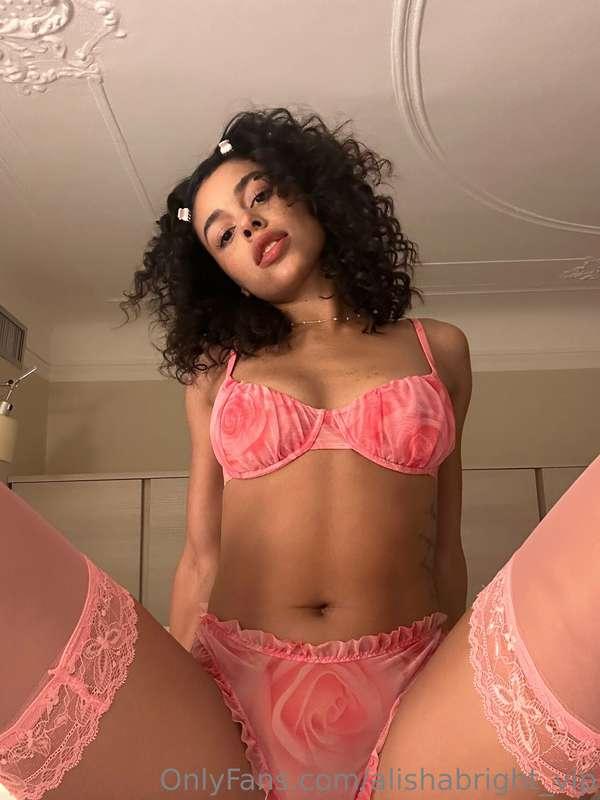 Tell me how you spend your evening🍓 How can we play together..