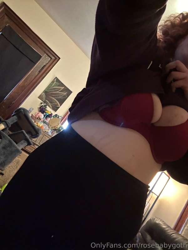 How’s my body looking babe?! 👀