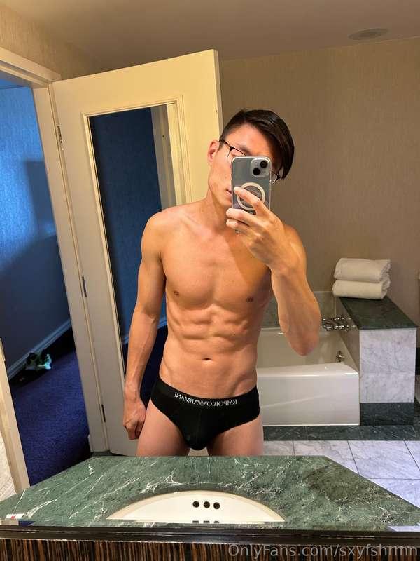 Snapped some pics while getting dressed 😝