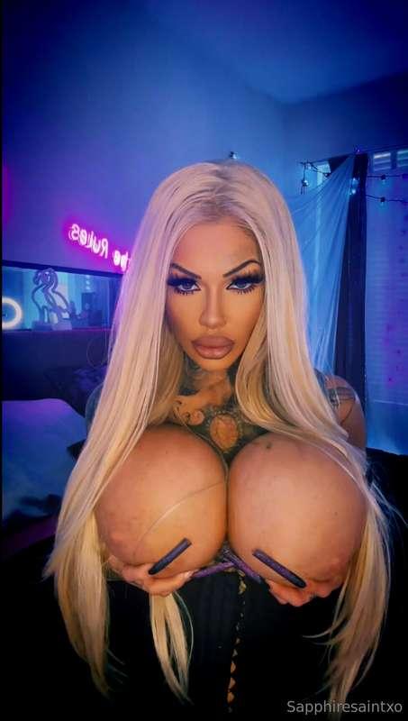 Good morning! 🖤💋
Give me some xxx ideas for new 🔥content? 
I..