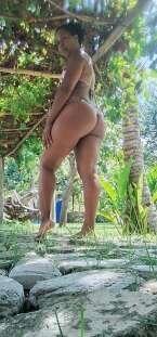 I am the queen of squirt, I will fulfill all your wet fantas..