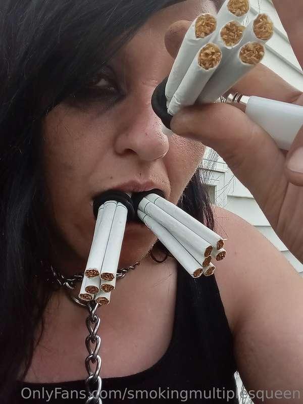 extremesmokingqueen image #2