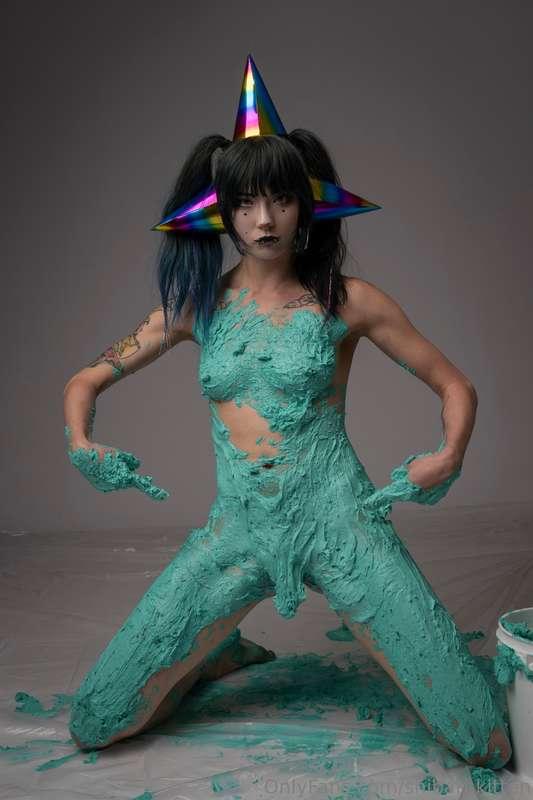 A little taste from todays shoot! I present: Kittens icing p..