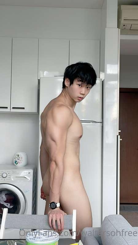 Who wants to play with me right now? Your boy’s feeling hims..