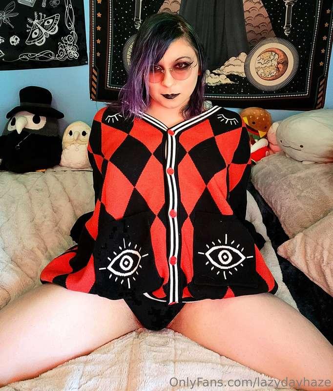 My eyes are down here 👀💜