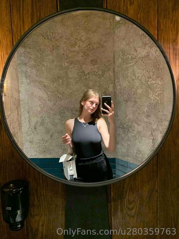 Want to do something with me right now love?😈 Hmm, I know wh..