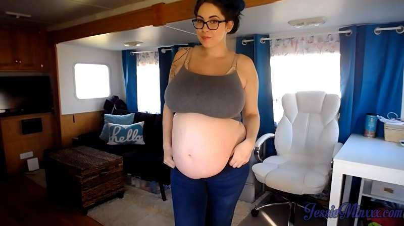 I was about 23 weeks pregnant in these photos🤰🏻