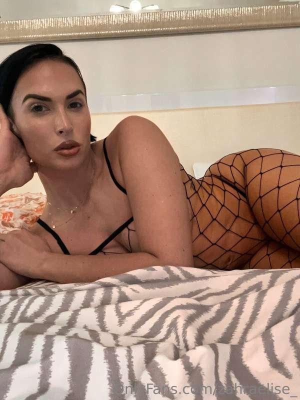 Shoot your load on me baby. Message me for something freaky...