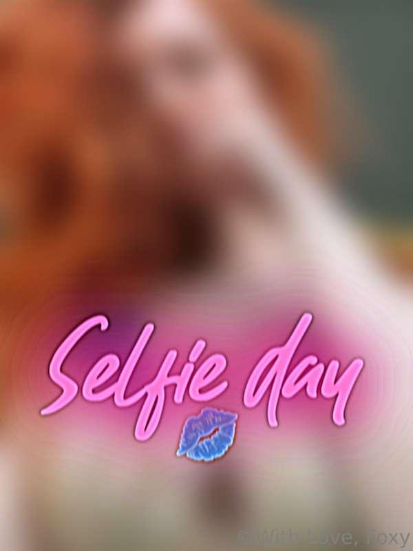 ***Sexy🍈🍈 selfies + video big bundle***
Beach day was so goo..