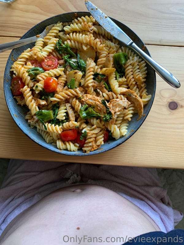 This belly can take so much more! I want to be fuller, I wan..
