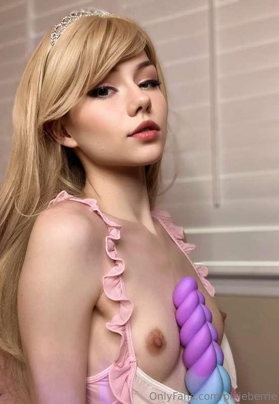 i'm soo excited to break in this toy 🥵