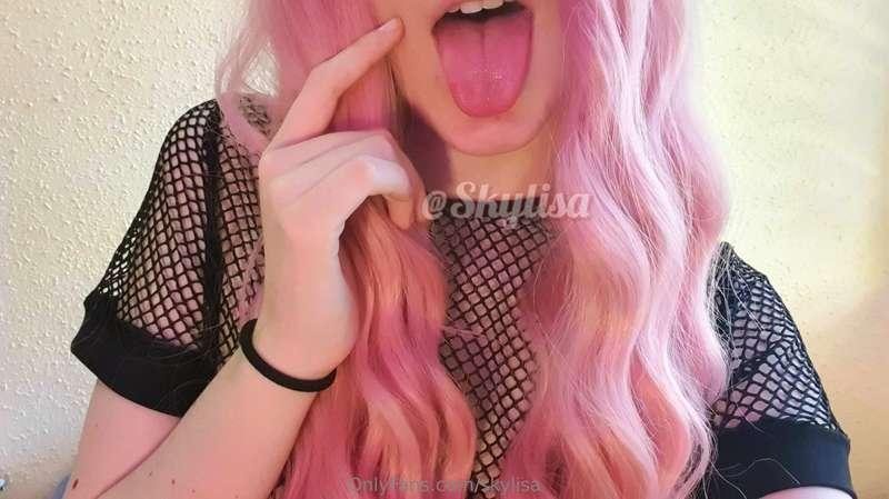 With this tongue I do wonders 🥵💥