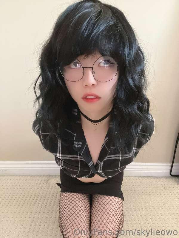 I wish I had a dildo to make content with ;-;