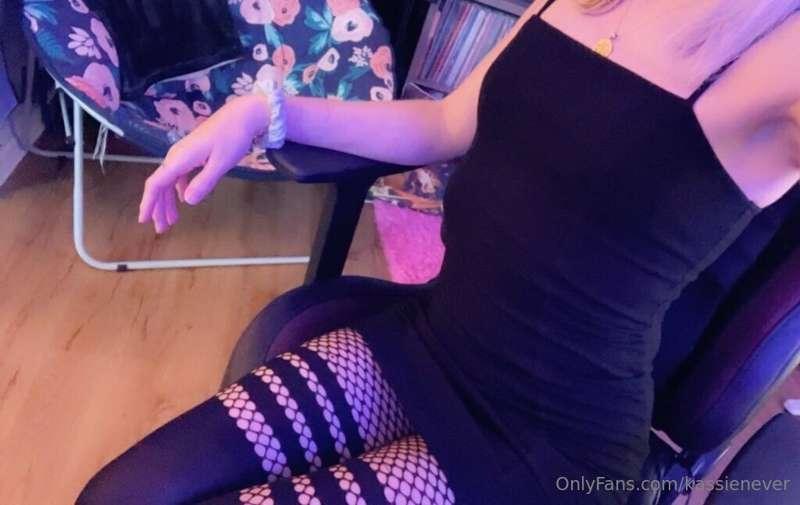 Would you rather sit on my lap or let me sit on your face?
