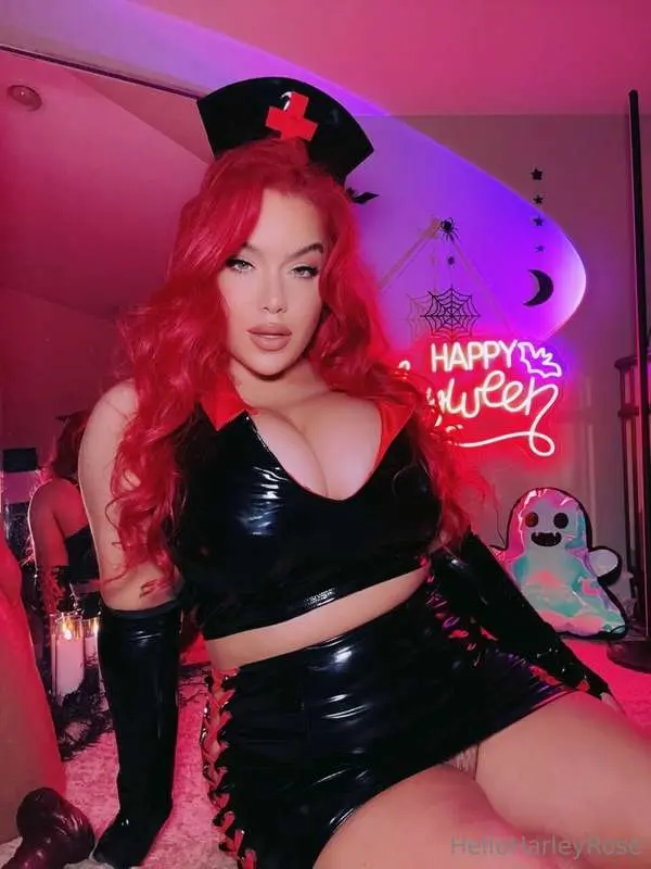 I thought you deserved a quick Harleyween treat 😉