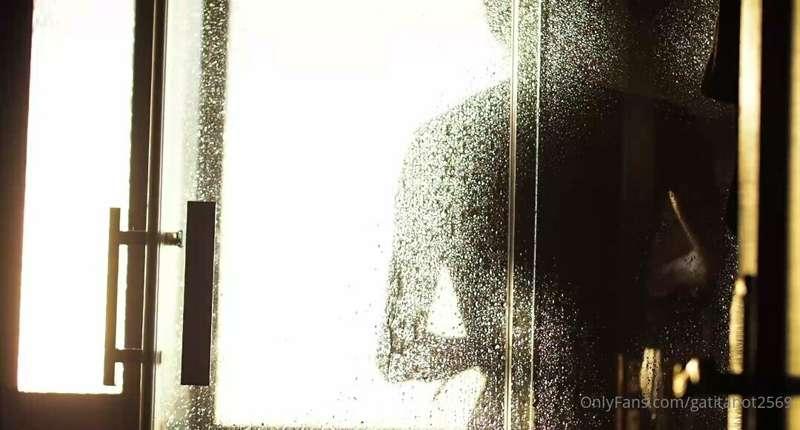 I love taking a warm shower and getting soaked from it, do y..