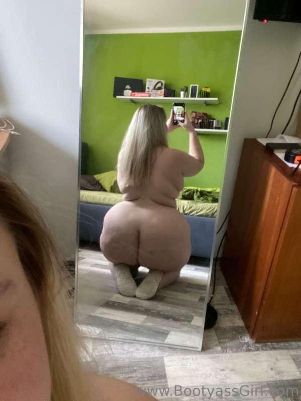 Pick a snack 😋 I want to satisfy your hunger, baby!🍑🥵 

PS: ..