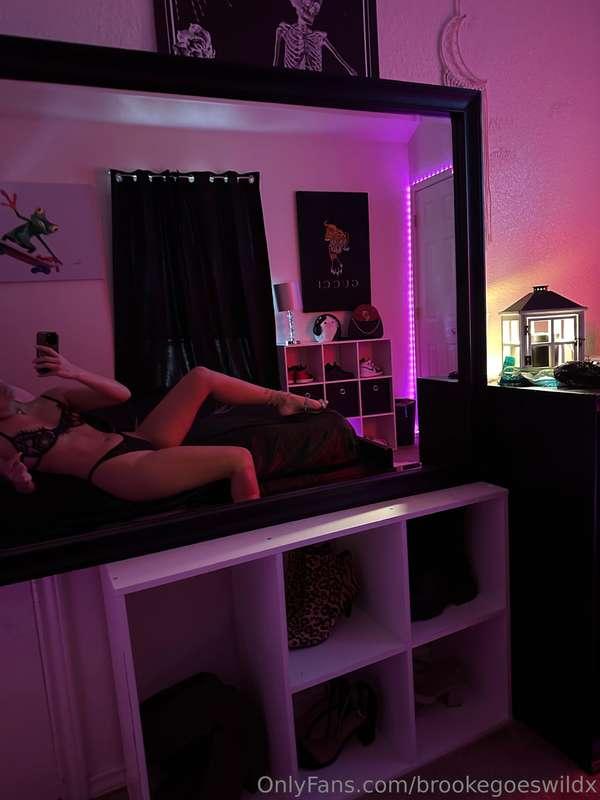 Do you prefer to be dominant or submissive in the bedroom? 😏