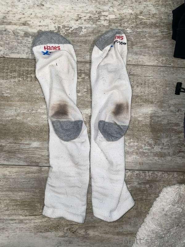 Damn I didn’t think my shoes wore my socks out like this 😭🤦🏽..