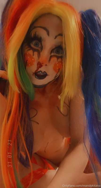 New Character!!!! Knows Kandy the Clown. Just here clowning ..