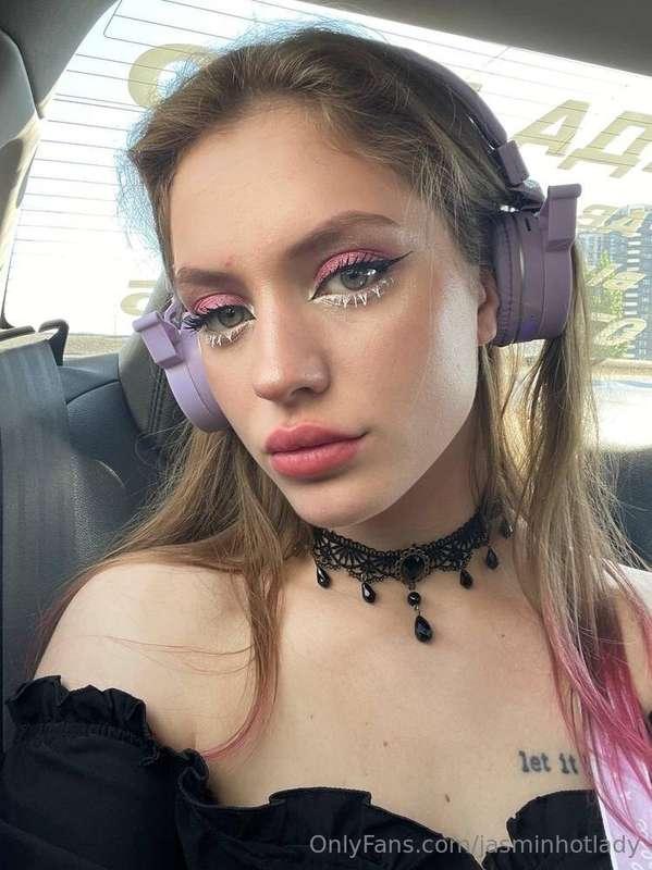 Modest girl with soft skin and wet pussy wants you to play w..