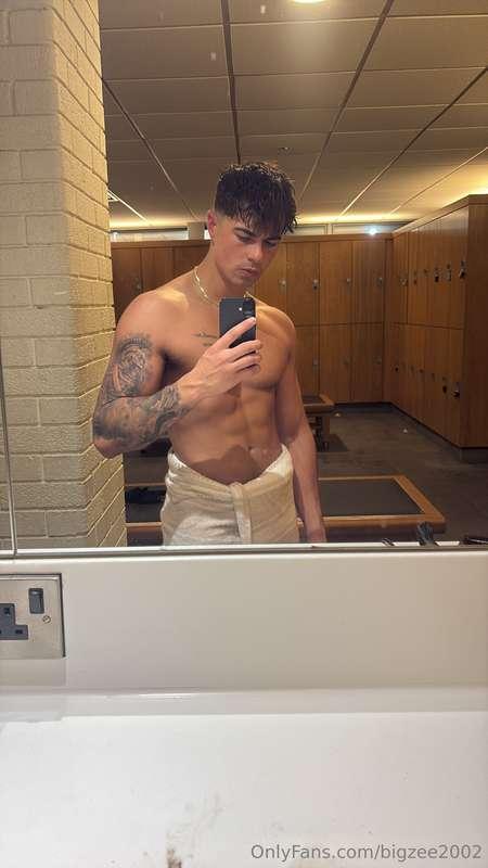 Chest and arms done. Time for some cardio in the shower? 😜