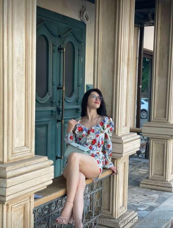 👜 As I glide through the bustling streets, my attire speaks ..