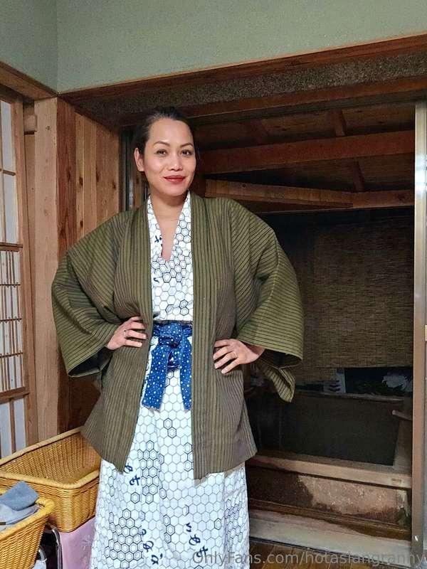 Yukata vs naked 😆
