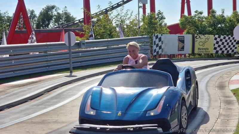 I even drive the Ferrari race! 🚘🚘🚘😜
