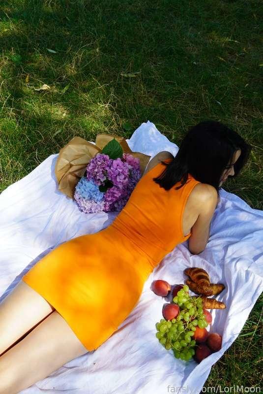 It is time to start off your jerking ritual for My ass





#bigass #legs #thong #panties #mistress #goddess #findom #brat #public #outdoor