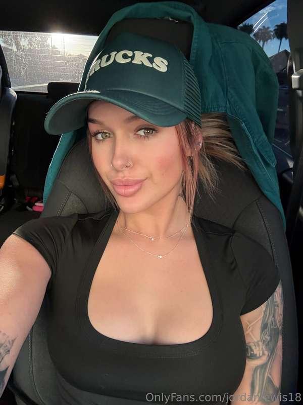 Do you have plans today??? 😍
