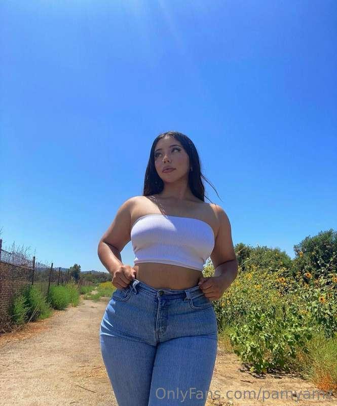 don’t know what’s prettier… the scenery or me 😉