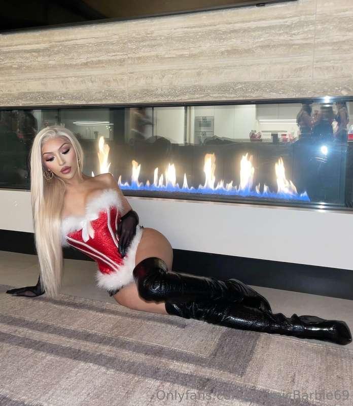 atomicbarbie69 image #1