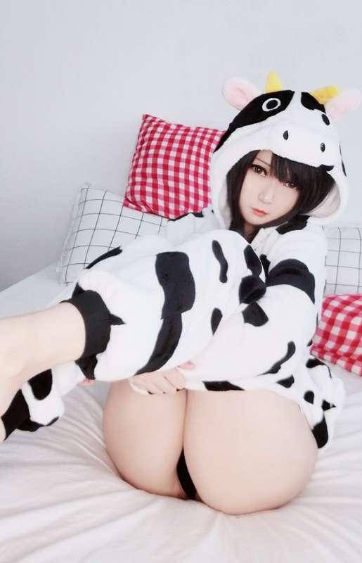 Moo-chan for February's main photoset ❤️