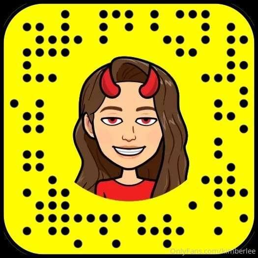 My Snapchat got deleted 😭 so here’s my new one!! Go follow m..