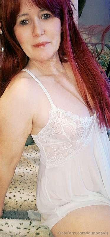 I think I need a tan 🤔 do you think so too??