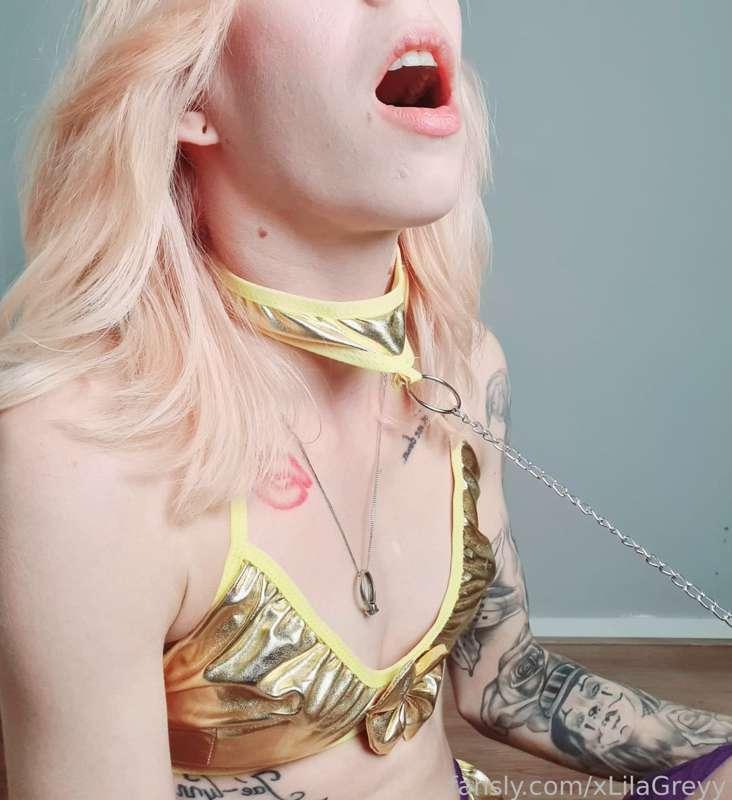 Would you stick your 🍆 in my mouth 🥵