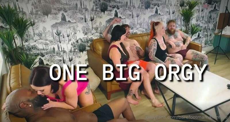 4 dudes, 3 chicks - so much fucking, sucking and cumming! 💦💦..