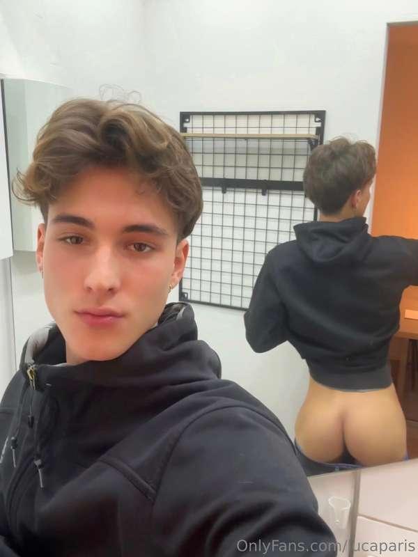 Would you oil my 🍑