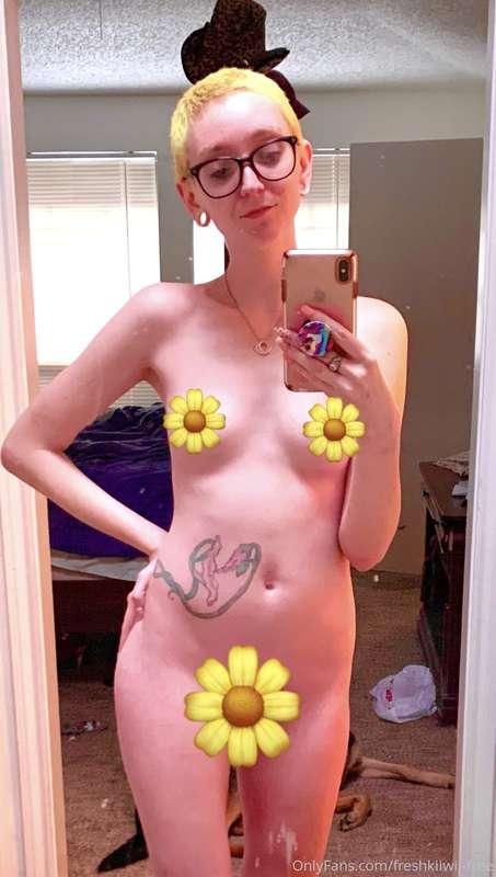 Like this? Subscribe to my paid page to see the full set 💦 l..