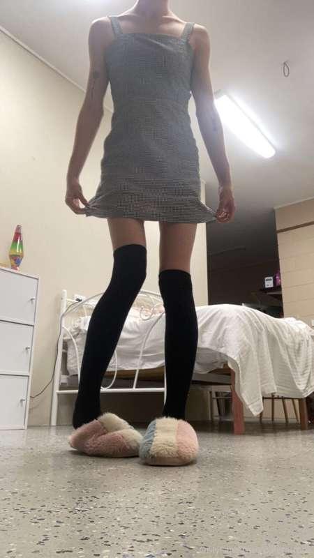 9 dildo videos for $15 

Bundle is worth $400+