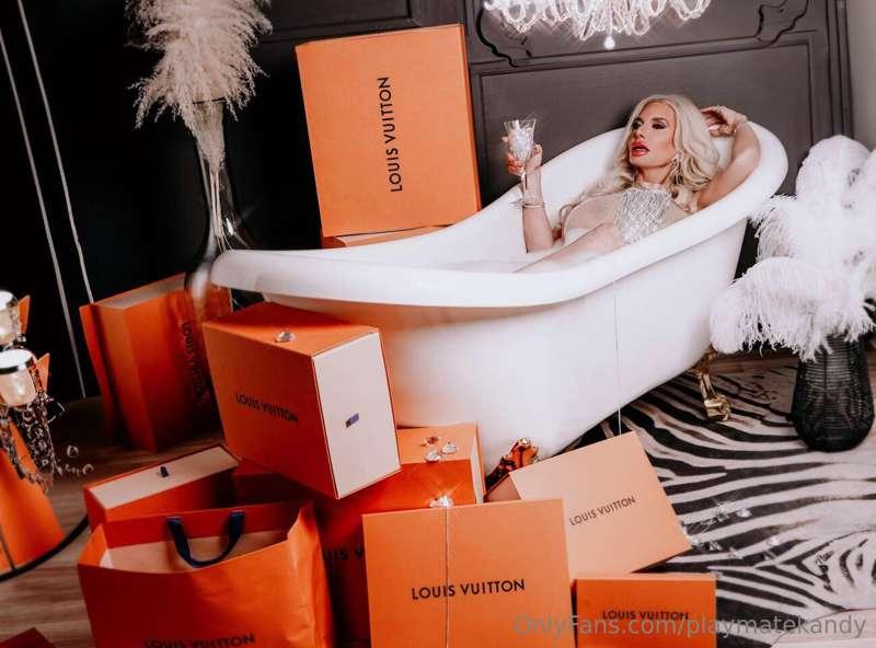 Scored some good sales this week? I know I did. Tell me your..