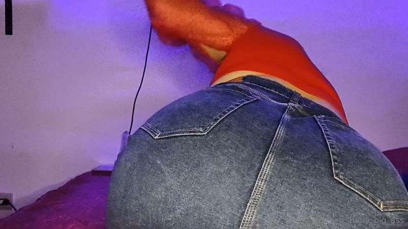 How does this skirt look on me? Love
