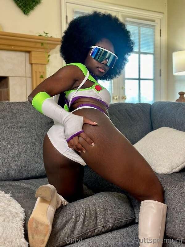 ebonybuttspremium image #1