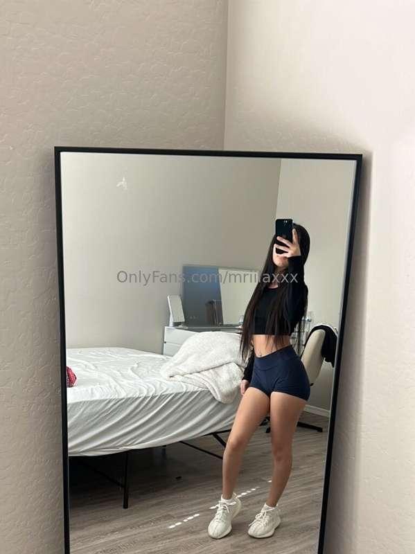 𝙒𝙖𝙣𝙣𝙖 𝙖𝙙𝙙 𝙢𝙮 𝙥𝙧𝙚𝙢𝙞𝙪𝙢 𝙎𝙣𝙖𝙥𝙘𝙝𝙖𝙩? DM me!!💦🍒