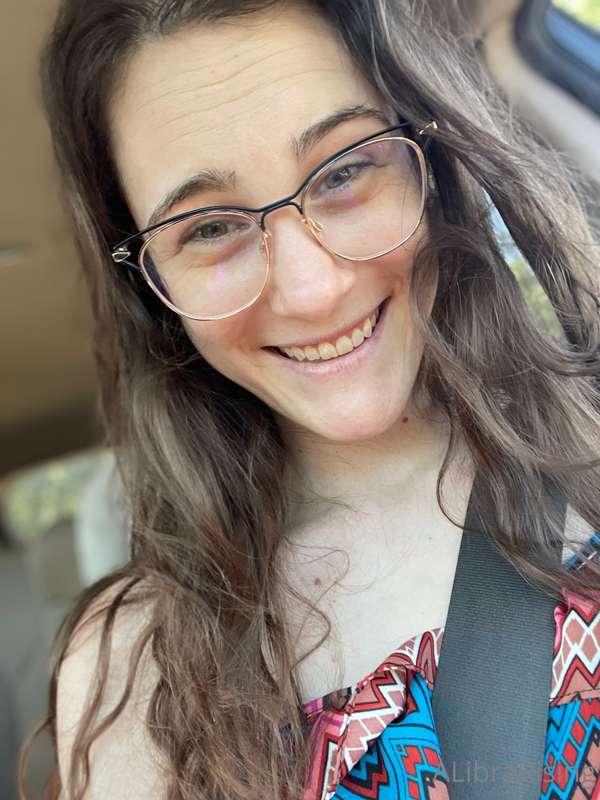 Stoplights call for selfies. Duh 💁🏻‍♀️