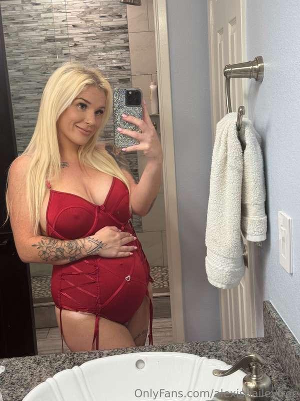 Who’s excited for pregnancy content? 🫶🏼
