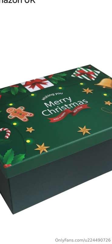 Mmm open my Christmas box baby for a surprise video. Just ti..